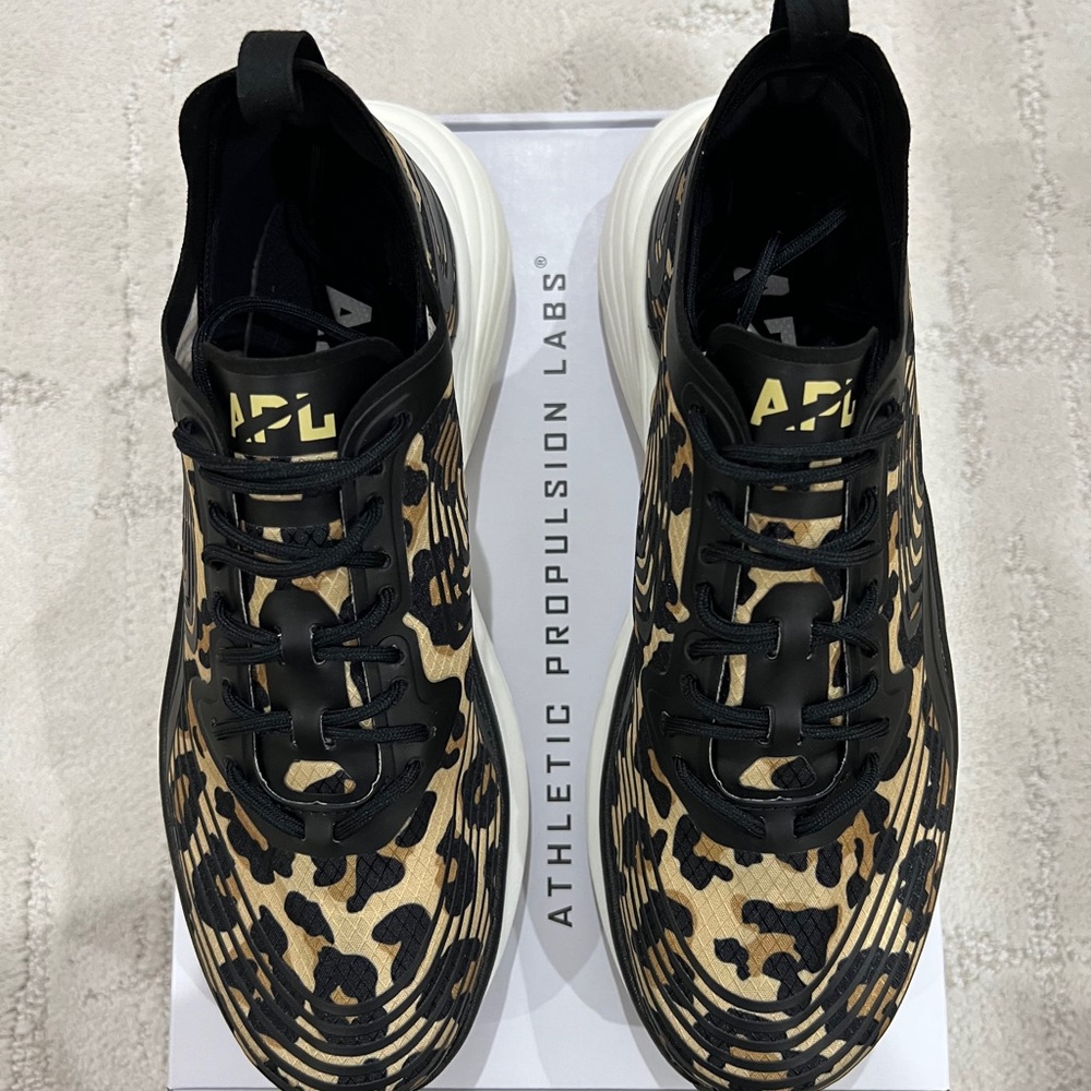 NWT APL Women’s Streamline Sneakers